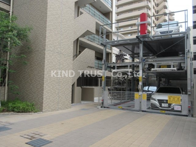 プレサンスロジェ天満橋リバーテラスの駐車場|駐車スペースもあります