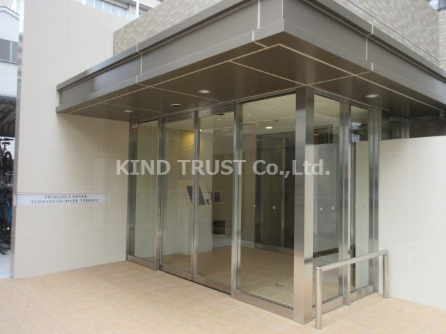 プレサンスロジェ天満橋リバーテラスのエントランス|建物の内部です