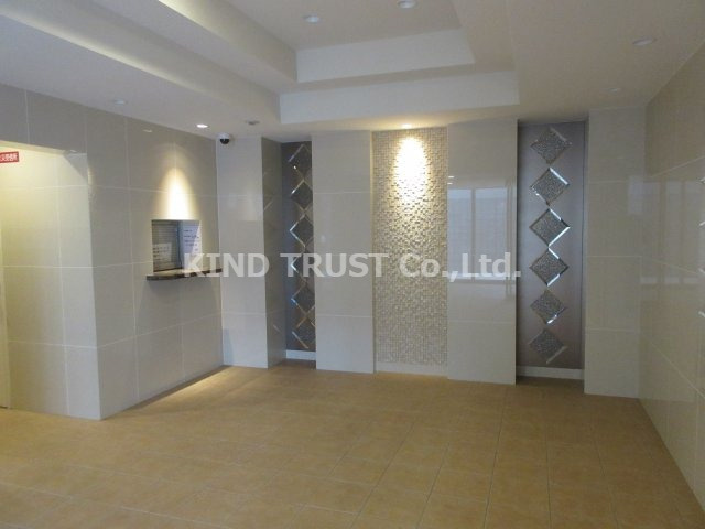 プレサンスロジェ天満橋リバーテラスのロビー|毎日通るロビーはこのようになっています