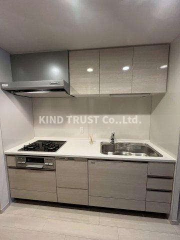 プレサンスロジェ天満橋リバーテラスのキッチン|キッチンでお料理をお楽しみください