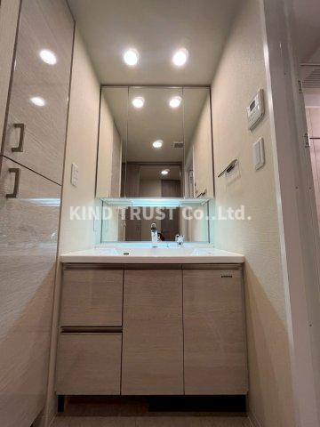 プレサンスロジェ天満橋リバーテラスの洗面所|使いやすい洗面所です