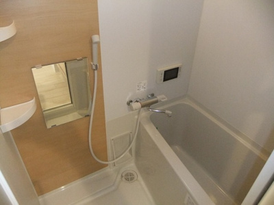 【浴室】 | クワトロ・ヴィラ大橋（クワトロヴィラオオハシ） | 別号室の写真になります。現況優先。