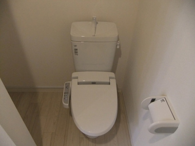 【トイレ】 | クワトロ・ヴィラ大橋（クワトロヴィラオオハシ） | 別号室の写真になります。現況優先。