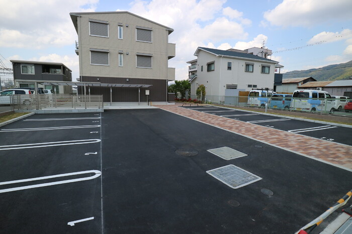 ボヌールの駐車場