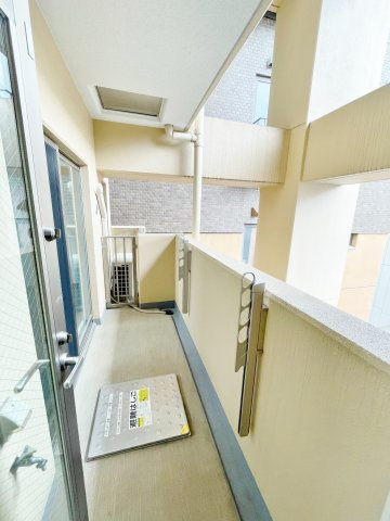 地下鉄烏丸線・東西線『烏丸御池』駅まで徒歩２分◆リビング床暖房完備◆１ＤＫ◆イーグルコート烏丸御池のバルコニー|バルコニー