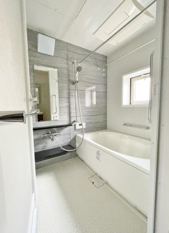 地下鉄烏丸線・東西線『烏丸御池』駅まで徒歩２分◆リビング床暖房完備◆１ＤＫ◆イーグルコート烏丸御池の浴室|浴室