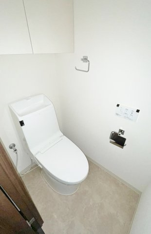 地下鉄烏丸線・東西線『烏丸御池』駅まで徒歩２分◆リビング床暖房完備◆１ＤＫ◆イーグルコート烏丸御池のトイレ|トイレ