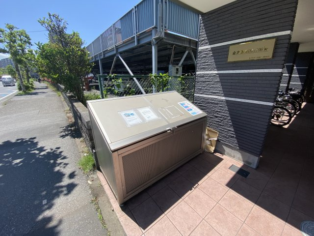 敷地内ゴミ捨て場★