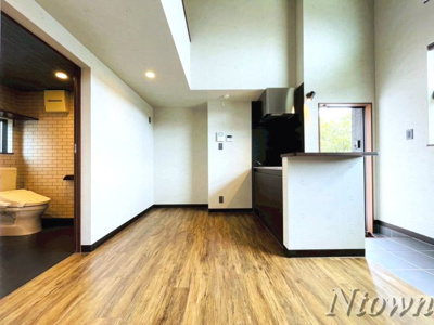 【居間・リビング】 | ESPRESSO清須 | こちらのリビングで趣味の時間をお楽しみください