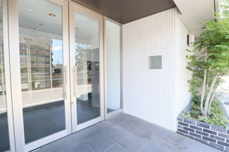 【エントランス】 | 安全に配慮されたオートロックマンションです♪室内ＴＶモニタ付インターホンで来訪者を確認できます
