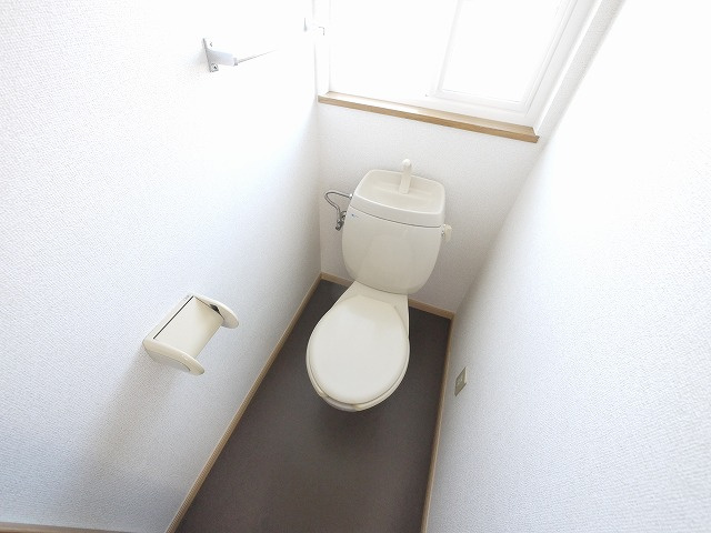 パークサイドコート１のトイレ|ゆったりとした空間のトイレです
