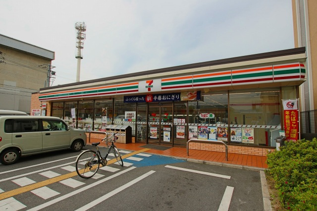 CASSIA高井田NorthCourtの周辺|セブンイレブン東大阪高井田本通5丁目店(コンビニ)まで149m
