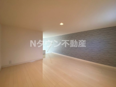 【内装】 | ヴェリテール本陣 | 落ち着いた色調の寝室です