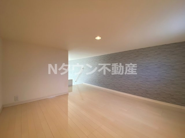 【内装】 | ヴェリテール本陣 | 落ち着いた色調の寝室です