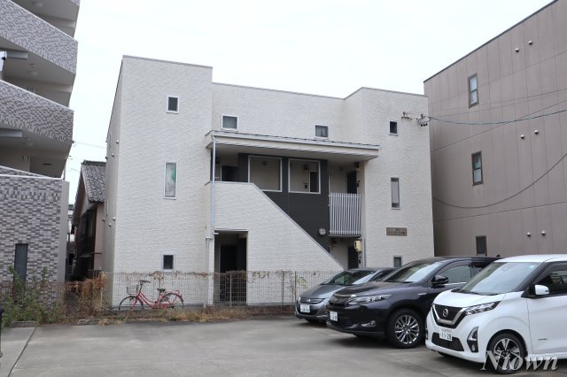 【外観】 | ヴェリテール本陣 | 落ち着いた雰囲気の外観です