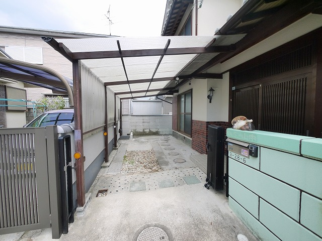 菅野台貸家の駐車場