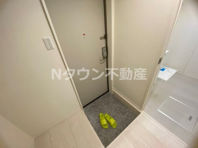 【玄関】 | ハーモニーテラス上石川町V | 収納もある玄関です