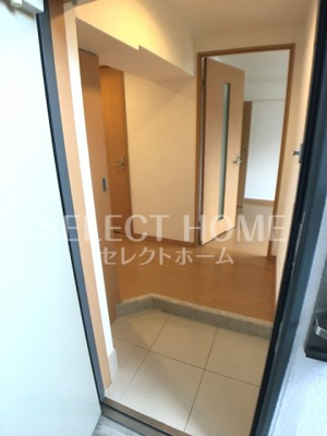 【玄関】 | 野本ハイツ駅西 | 同型タイプゆったりとした玄関です