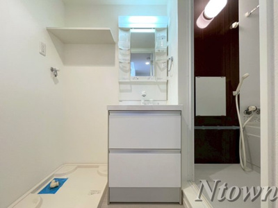 【独立洗面台】 | グランディ | 脱衣スペースもあります