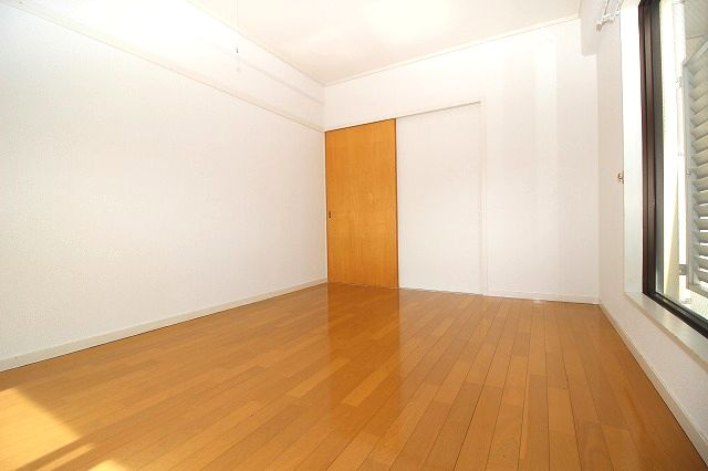 コーポハリマヤⅠの洋室|コンパクトで使いやすい洋室です