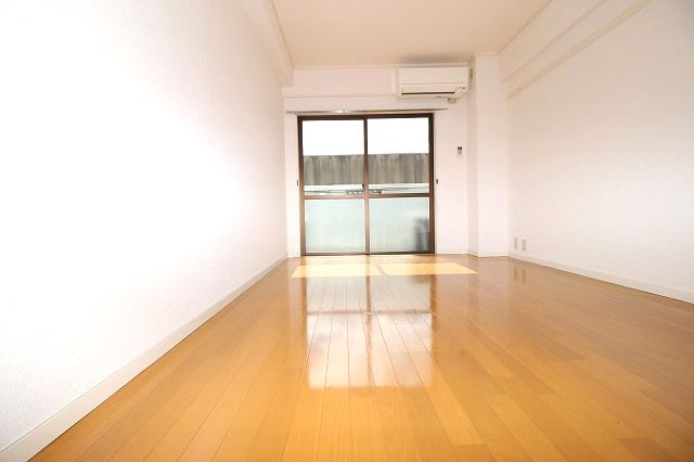 コーポハリマヤⅠの洋室|きれいな洋室です