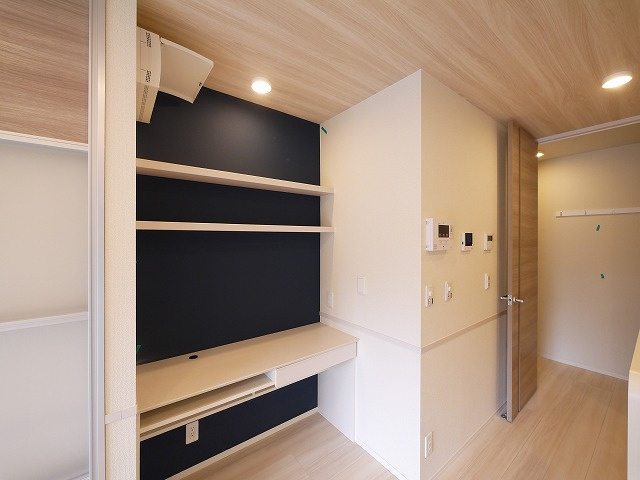 グランデSGの内装|ワークデスクのあるお部屋です