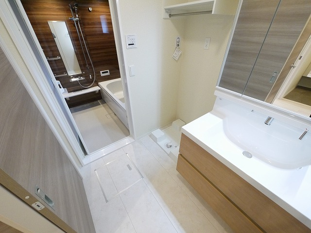 グランデSGの洗面所|明るい洗面所です