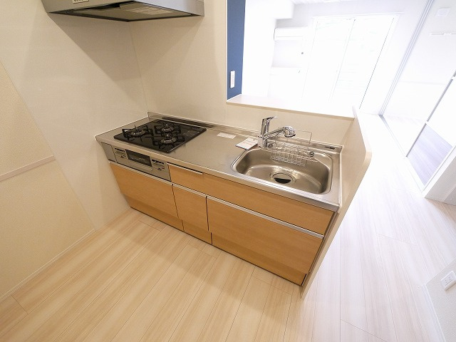 グランデSGのキッチン|コンパクトなキッチンで掃除もラクラク