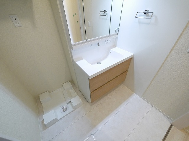 グランデSGの洗面所|ゆったりとスペースのある洗面所