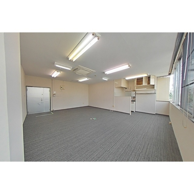 加藤第一ビル（徹明通・事務所）の居間・リビング