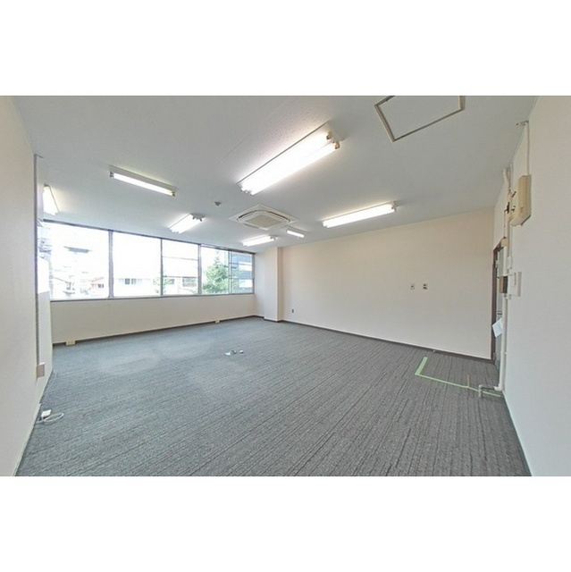 加藤第一ビル（徹明通・事務所）の居間・リビング