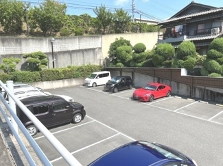 【駐車場】