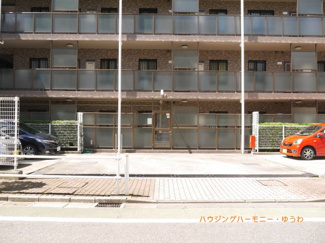 【駐車場】