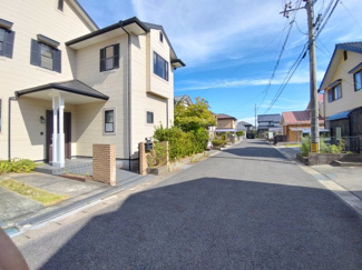 【前面道路含む現地写真】