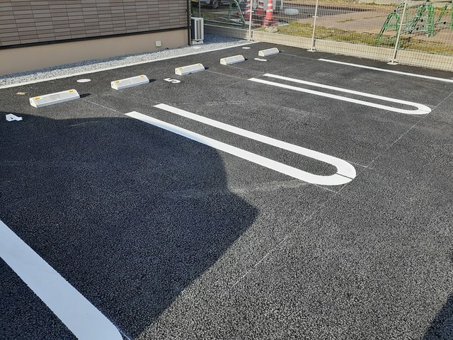 リバーサイド　アルファの駐車場