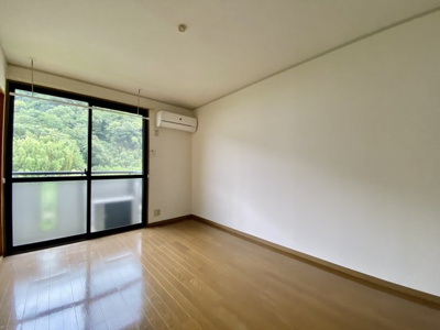 【洋室】 | ヴィーブルYOKOTE