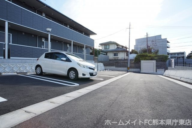 熊本市中央区渡鹿４丁目のアパートの駐車場