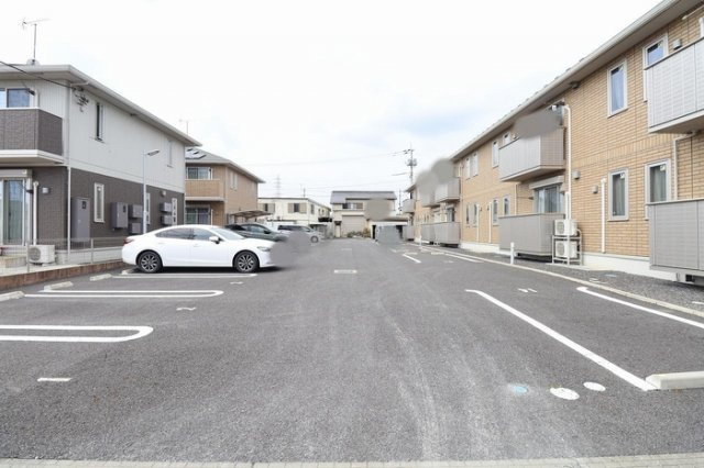セジュール クレストの駐車場