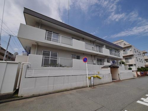 エンゼルハイム尻手第2　(鶴見区矢向1丁目）の外観|外観も気になるポイント　エンゼルハイム尻手第2  　3ＬＤＫ　1986年4月築　角住戸　専用庭付き　長期修繕計画案有　JR南武線「尻手」駅徒歩10分　新規内装リノベーション　新耐震基準　二面バルコニー