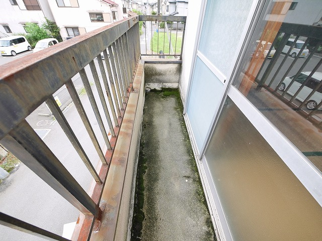 東九条町貸家のバルコニー|落ち着いた時間を過ごせるバルコニーです