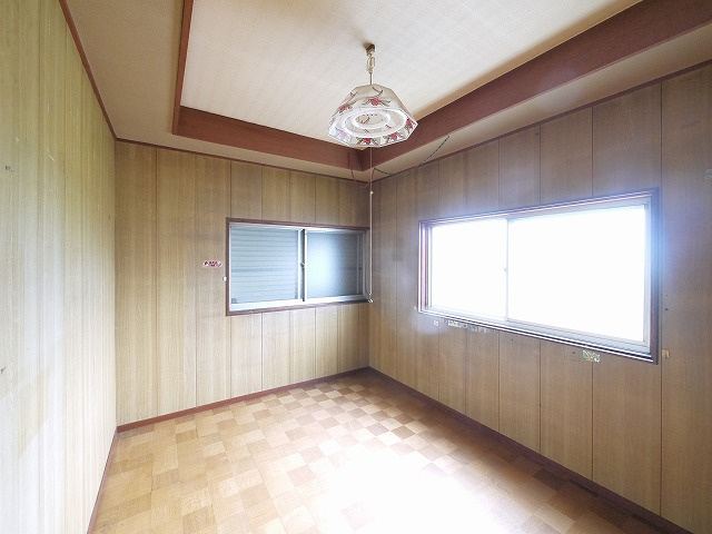 東九条町貸家の居間・リビング|おしゃれな居間です