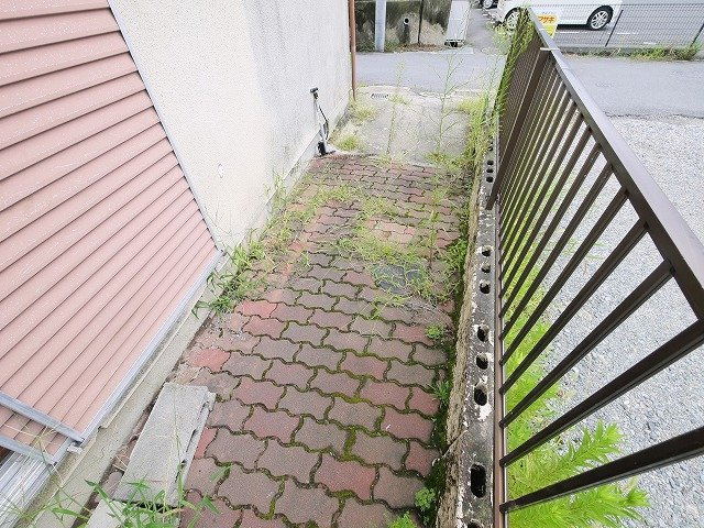 東九条町貸家の庭|お庭でゆったりと過ごせます