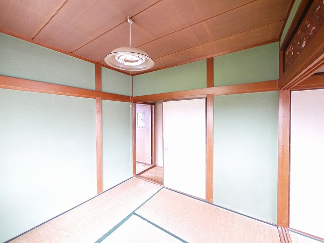 東九条町貸家の和室|来客時にも便利な和室付き