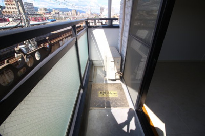 【バルコニー】 | 鷹取ビル