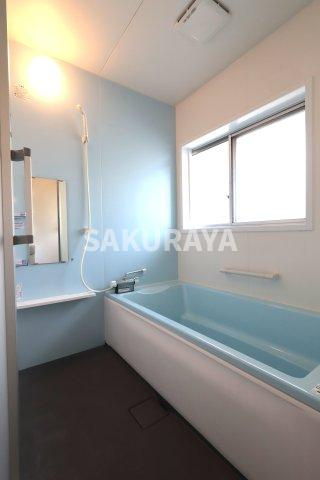 川島方貸家の浴室|2025年撮影。