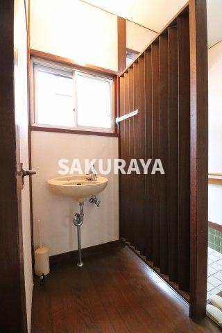 川島方貸家のその他|洗面台。2022年撮影。現況と異なる場合がございます。