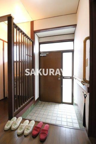 川島方貸家の玄関|2022年撮影。現況と異なる場合がございます。