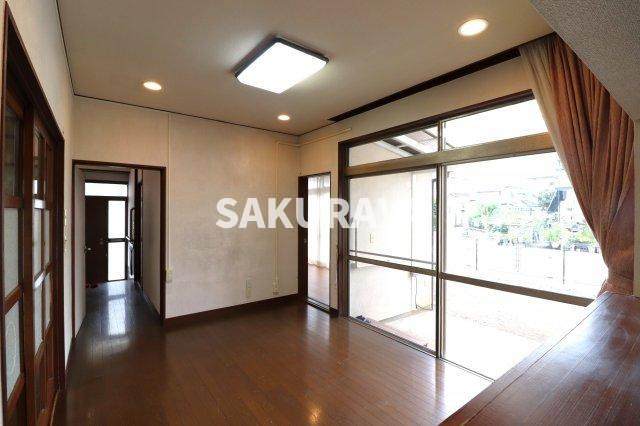 川島方貸家の居間・リビング|2022年撮影。現況と異なる場合がございます。