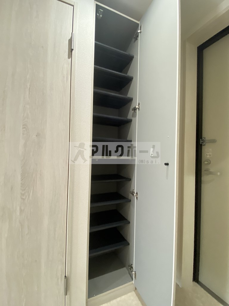 美園イーグルの玄関