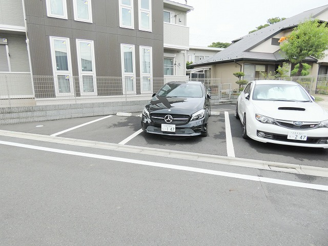 VieJoyeuxの駐車場
